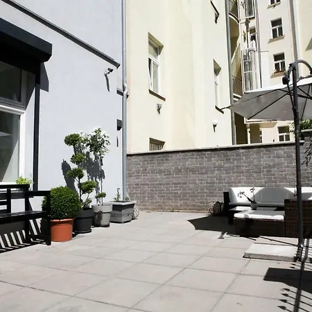 Apartman Brand New!! Studio With Privat Patio And Garden Prága