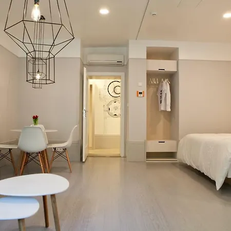Brand New!! Studio With Privat Patio And Garden Apartman